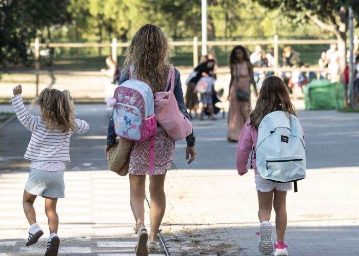 Sant Cugat crearà zones de 'petó i adeu' als centres educatius amb problemes de mobilitat