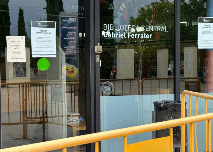 La paradoxa de les biblioteques: milions per al futur, problemes sense resoldre al present