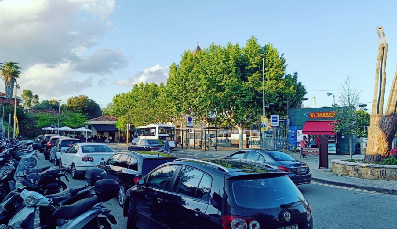 El PP qüestiona la legalitat de reservar places del pàrquing de l’estació de Valldoreix al veïnat de la vila